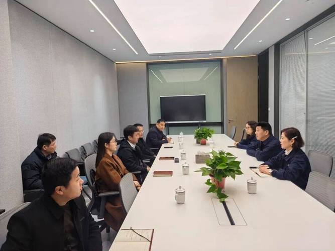 张东开展企业走访活动